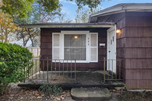 $250,000 | 323 Harbert Street, Columbus, TX 78934