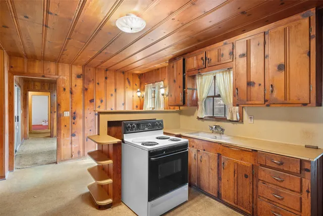 $250,000 | 323 Harbert Street, Columbus, TX 78934