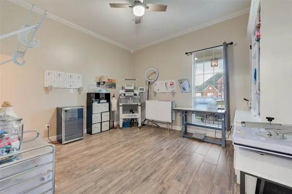 $675,000 | 2100 Lakeridge Circle, Ennis, TX 75119