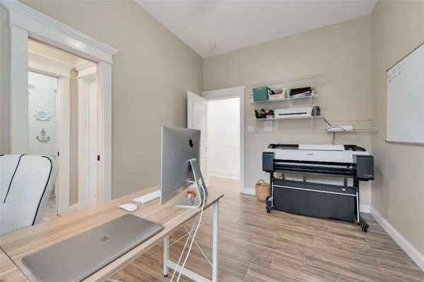 $675,000 | 2100 Lakeridge Circle, Ennis, TX 75119