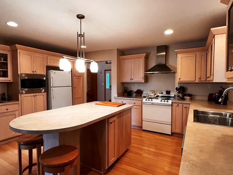 432 Ridge Road Harrison, MI 48625 - Photo 4 of 45