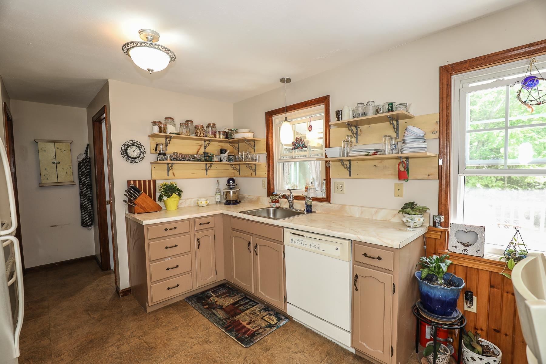 766 Fremont Road Chester, NH 03036 - Photo 5 of 25