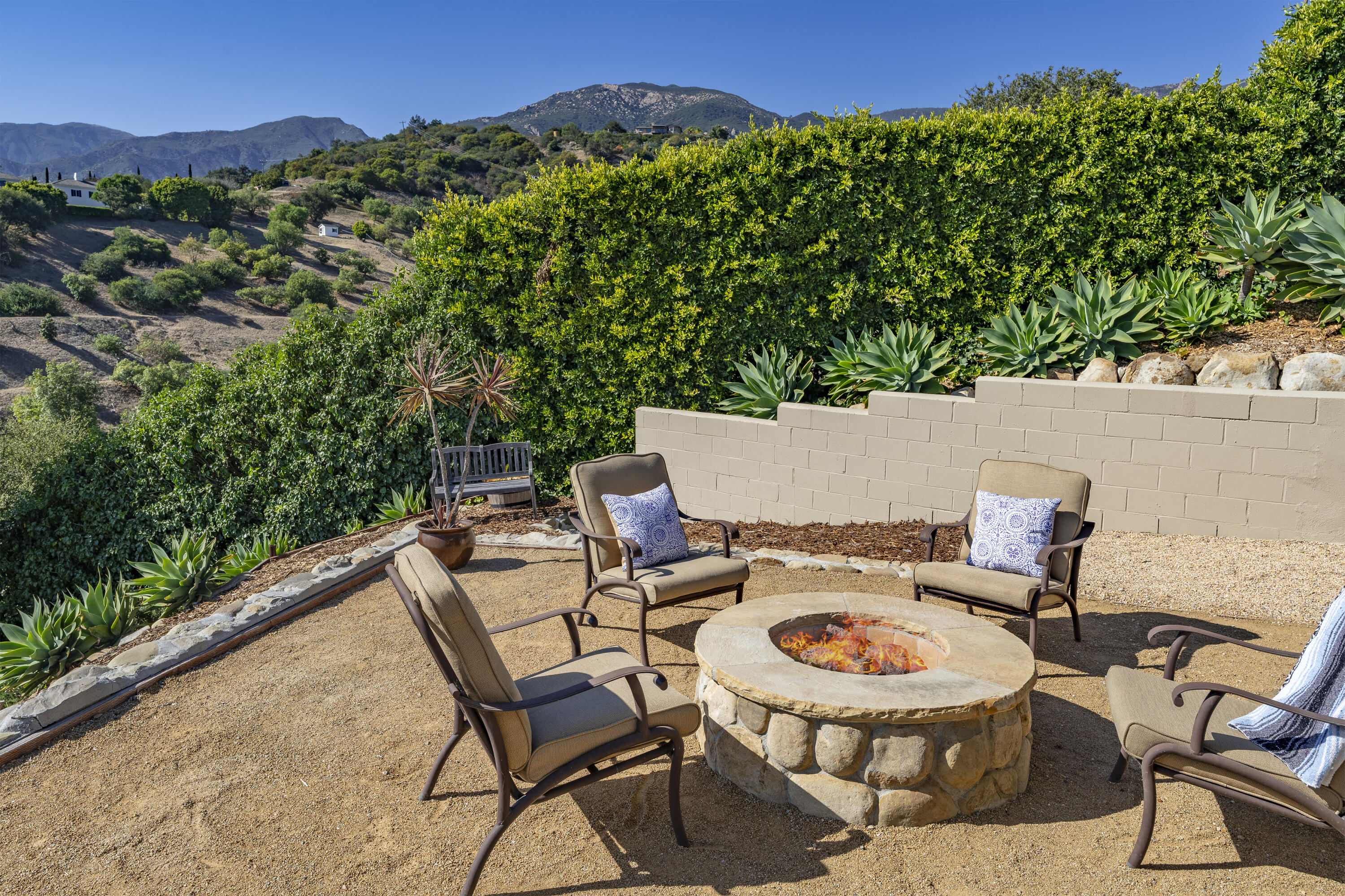 407 Northridge Road Santa Barbara, CA 93105 - Photo 16 of 27 Fire Pit