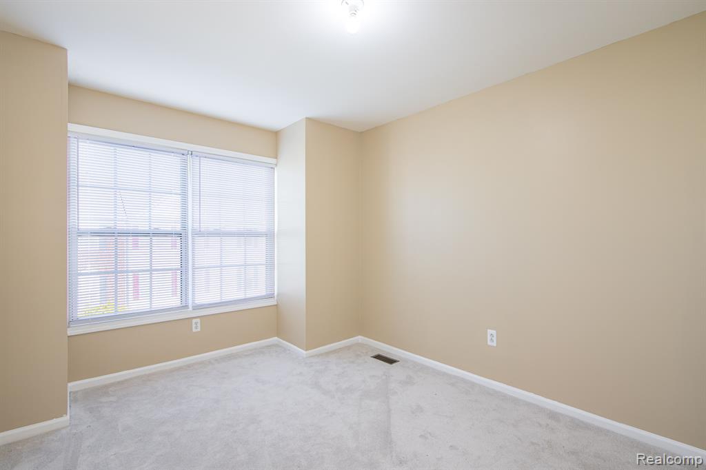 36180 Dominion Circle Sterling Heights, MI 48310 - Photo 16 of 24