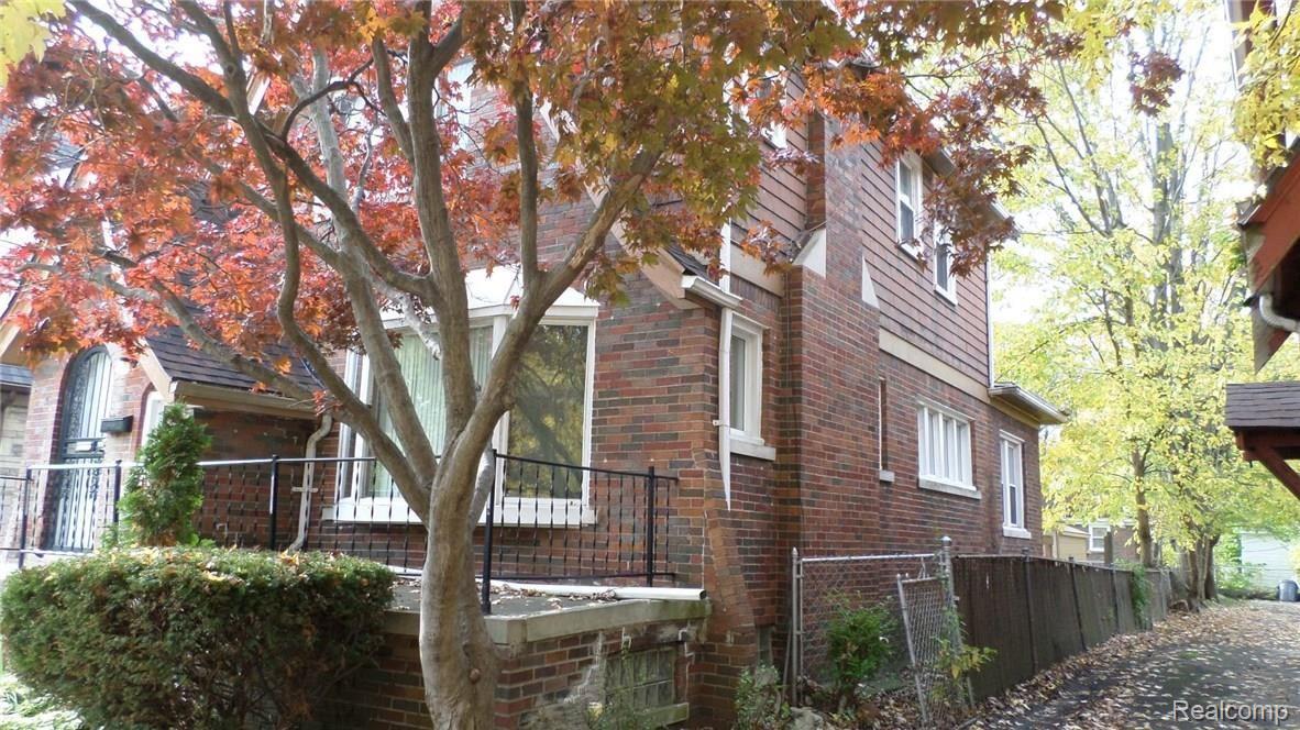 5511 Yorkshire Road Detroit, MI 48224 - Photo 2 of 38 2017-11-04 12.43