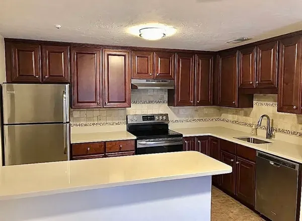 $2,450 | 350 Neponset Street, Unit L, Canton, MA 02021