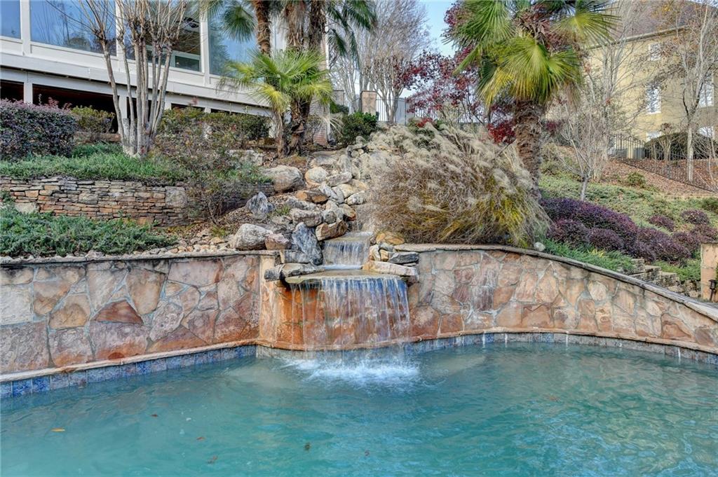 8360 Kenningston Way Duluth, GA 30097 - Photo 2 of 94