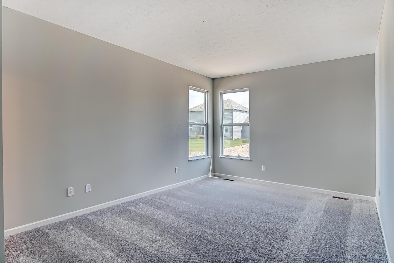 185 Chestnut Commons Drive Commercial Point, OH 43116 - Photo 12 of 31