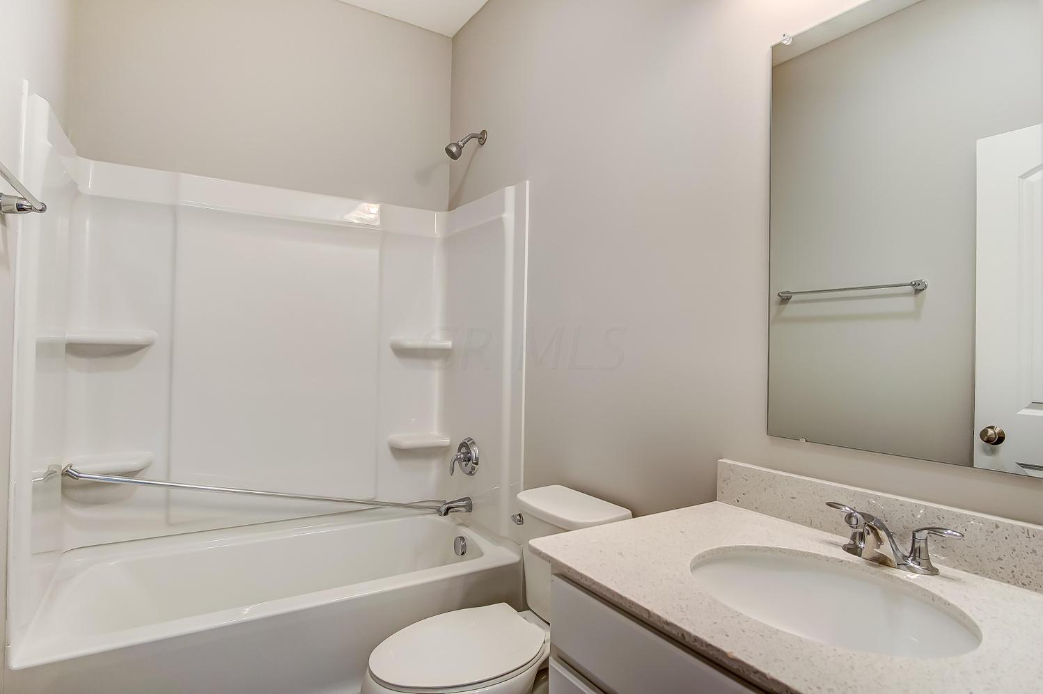 185 Chestnut Commons Drive Commercial Point, OH 43116 - Photo 19 of 31