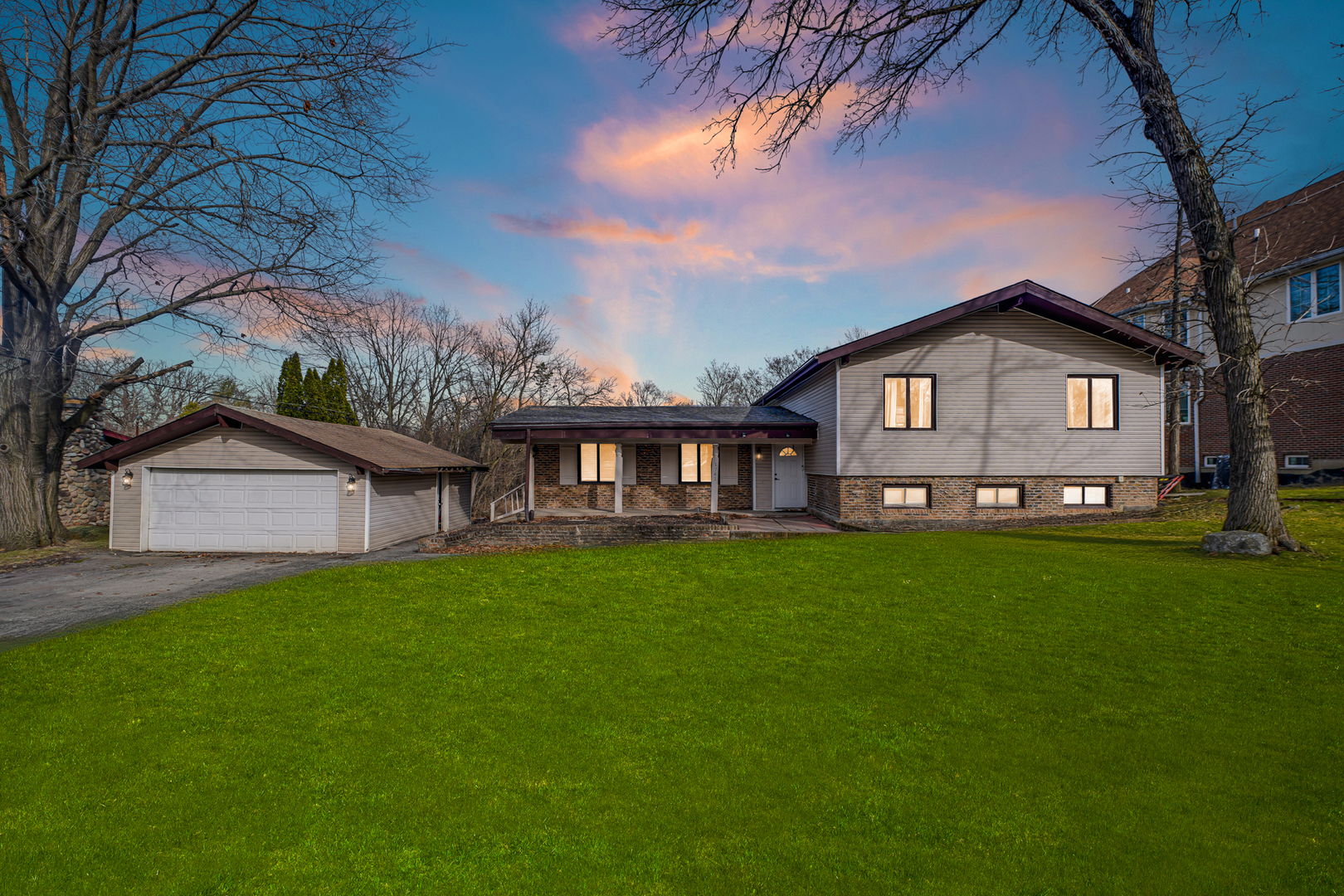 1741 Oak Lane Road Flossmoor, IL 60422 - Photo 2 of 27