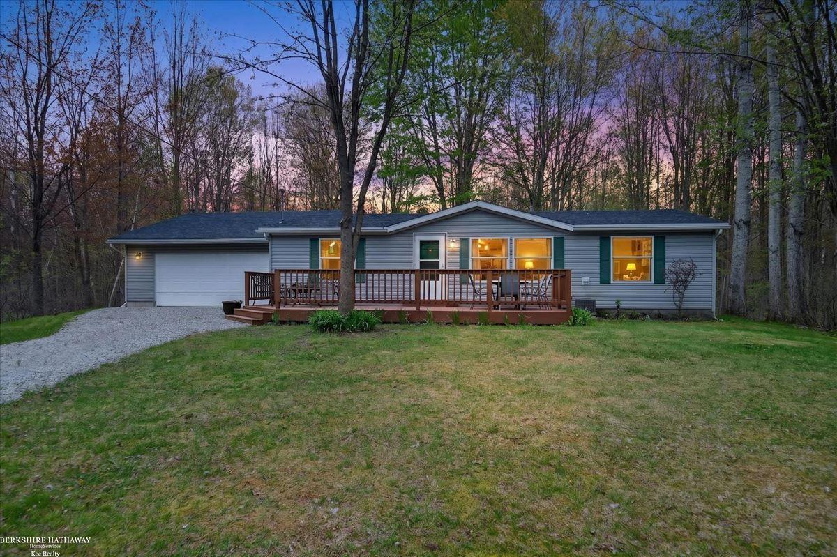 4808 North Water Road Sanford, MI 48657 - Photo 2 of 36