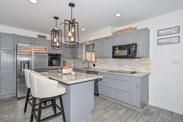 $370,500 | 17234 North 15th Avenue, Phoenix, AZ 85023