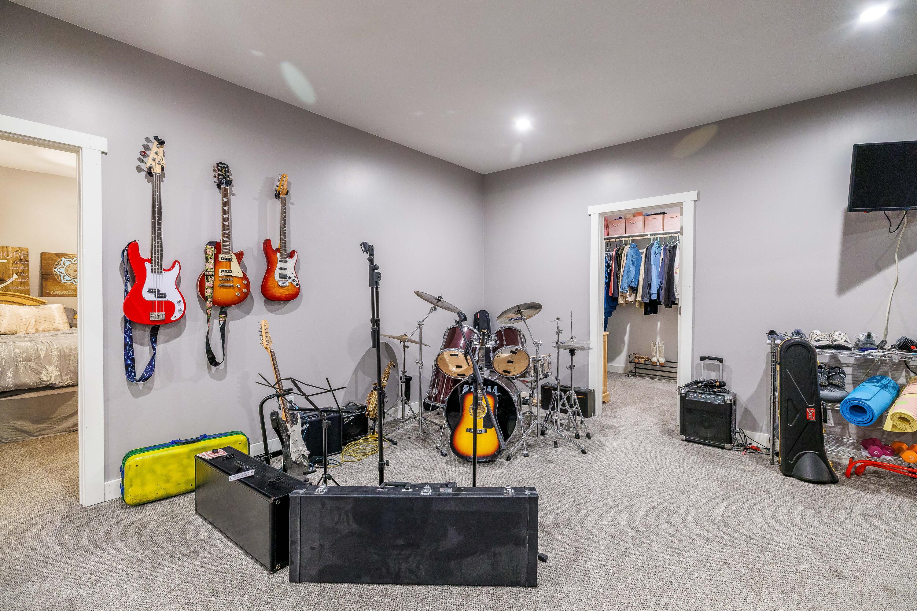 6795 Whispering Woods Drive Demotte, IN 46310 - Photo 53 of 64 a view of a room with gym equipment