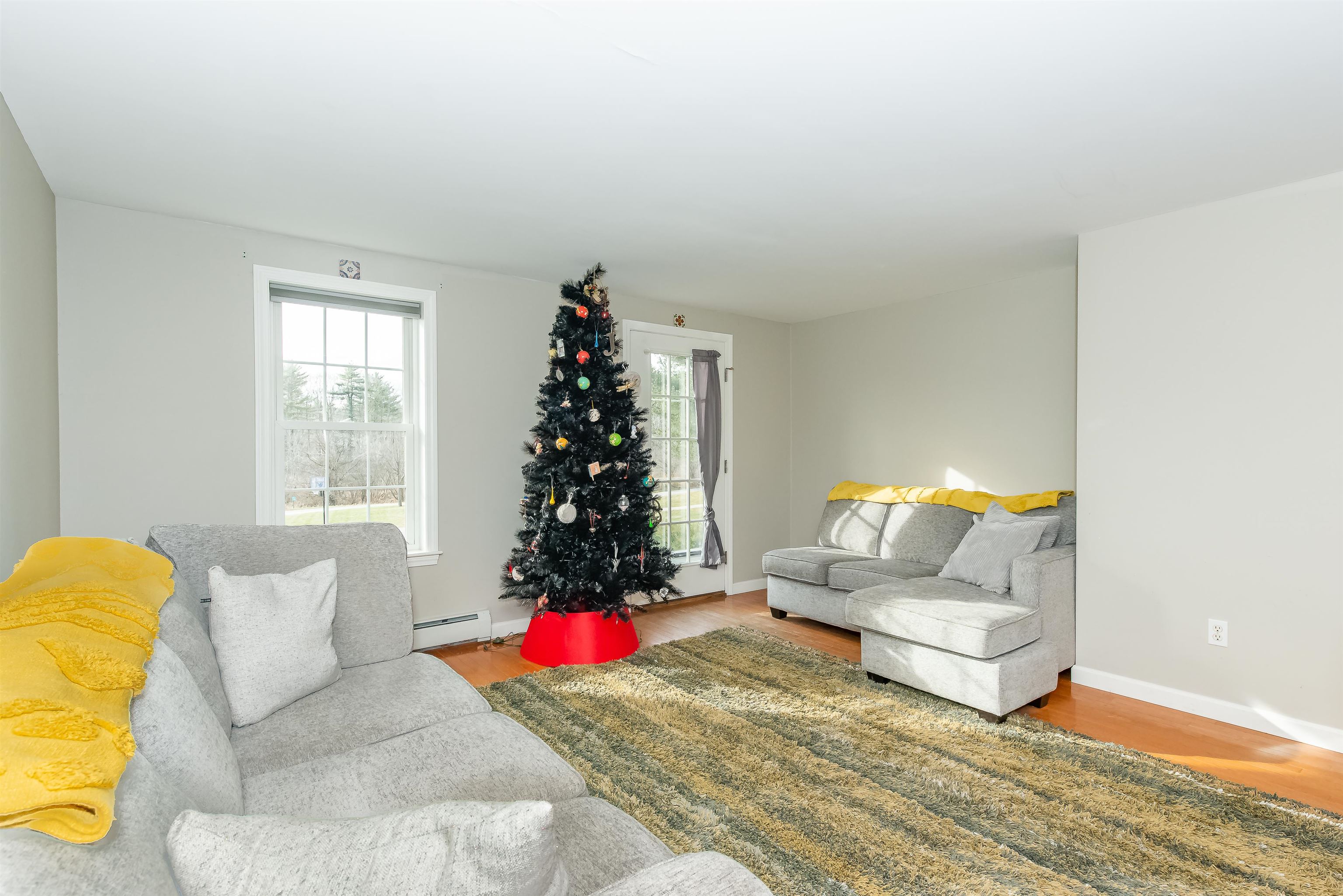 24 Elizabeth Road South Berwick, ME 03908 - Photo 4 of 28 Gallery Image 4