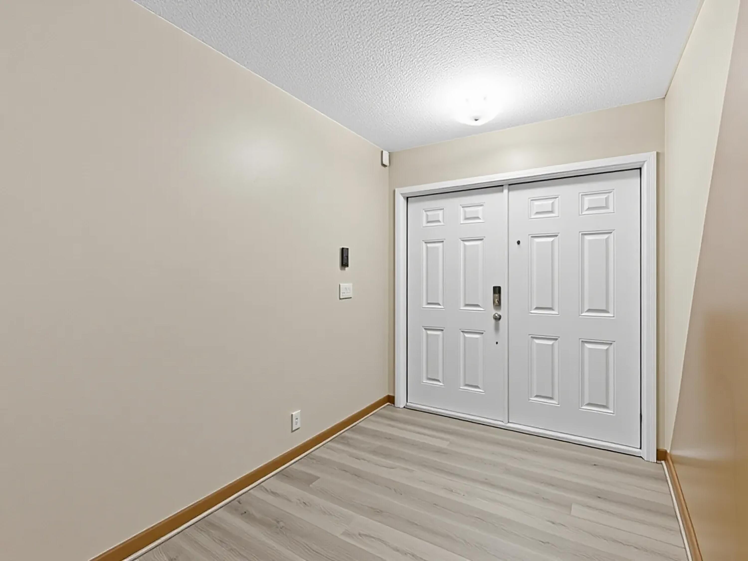 21321 Sawmill Court Boca Raton, FL 33498 - Photo 5 of 56 Foyer Decluttered