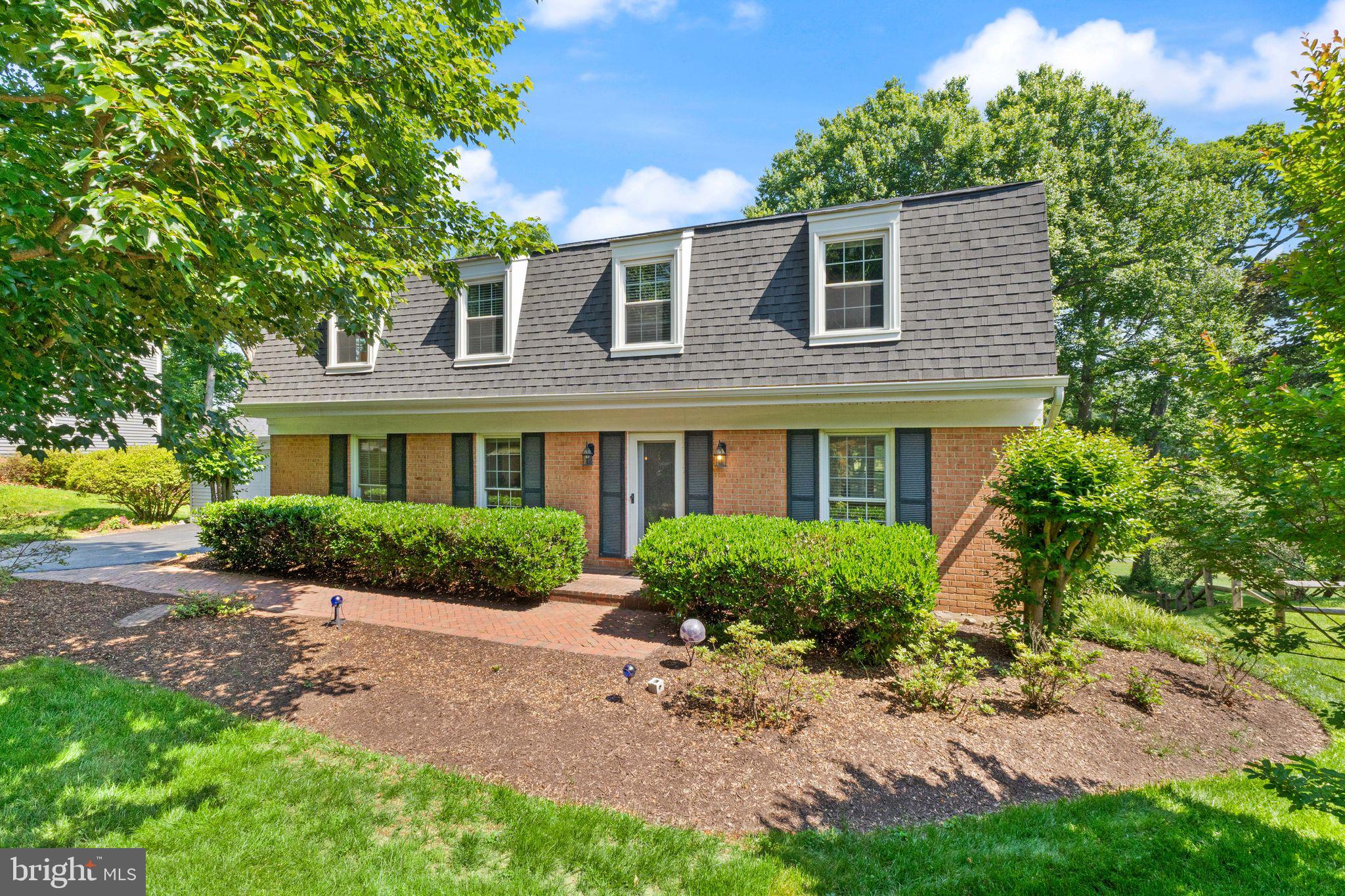 Welcome to 2037 Durand Drive!