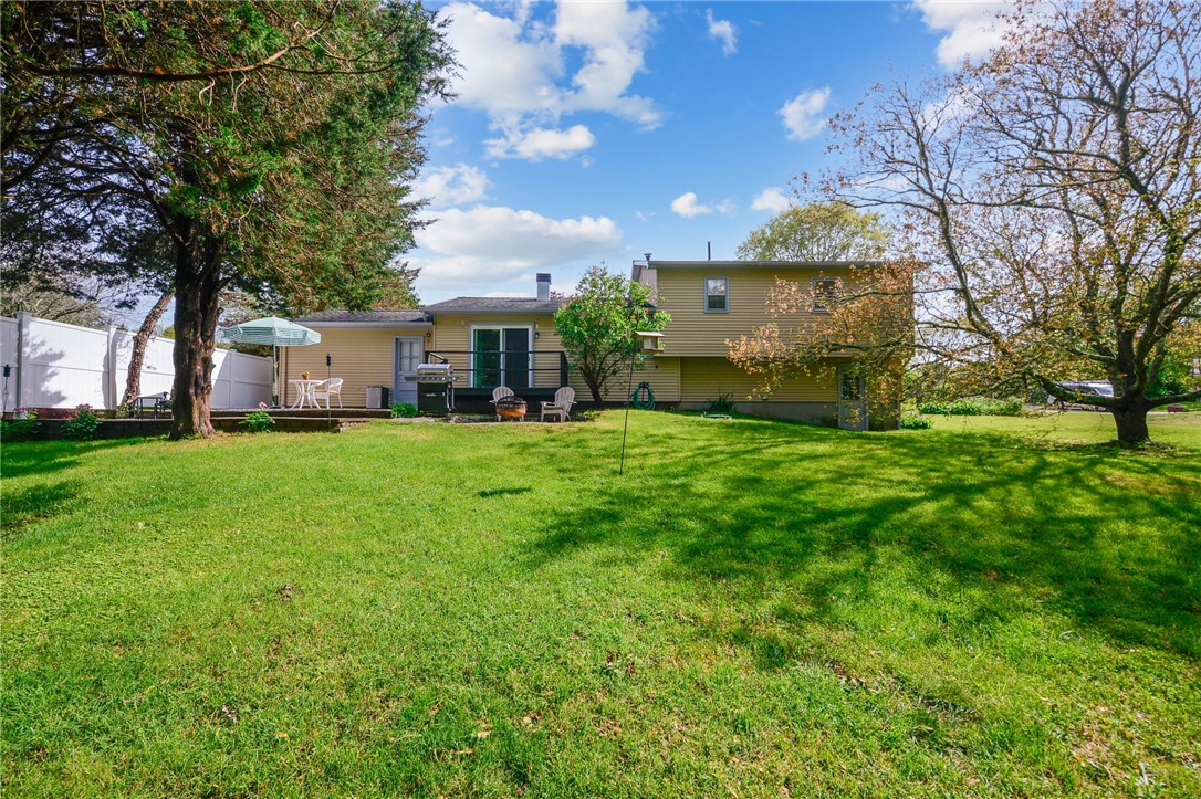 20 Castle Way Westerly, RI 02891 - Photo 3 of 25