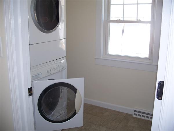 16 Howard Street Wareham, MA 02571 - Photo 4 of 12 Gallery Image 4