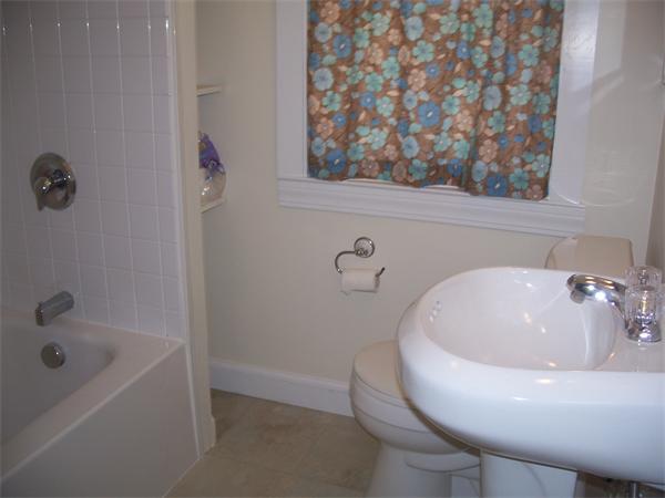 16 Howard Street Wareham, MA 02571 - Photo 7 of 12 Gallery Image 7