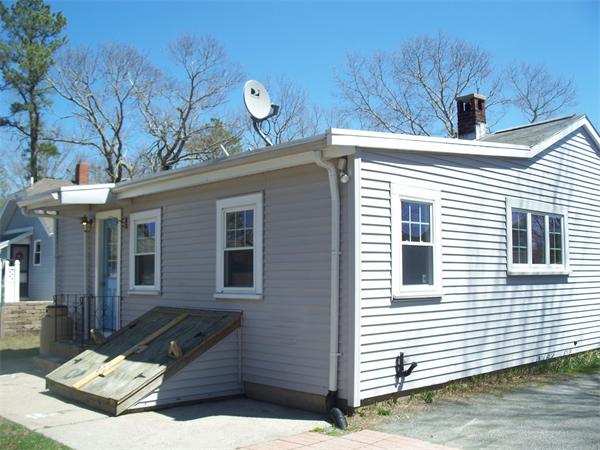16 Howard Street Wareham, MA 02571 - Photo 9 of 12 Gallery Image 9