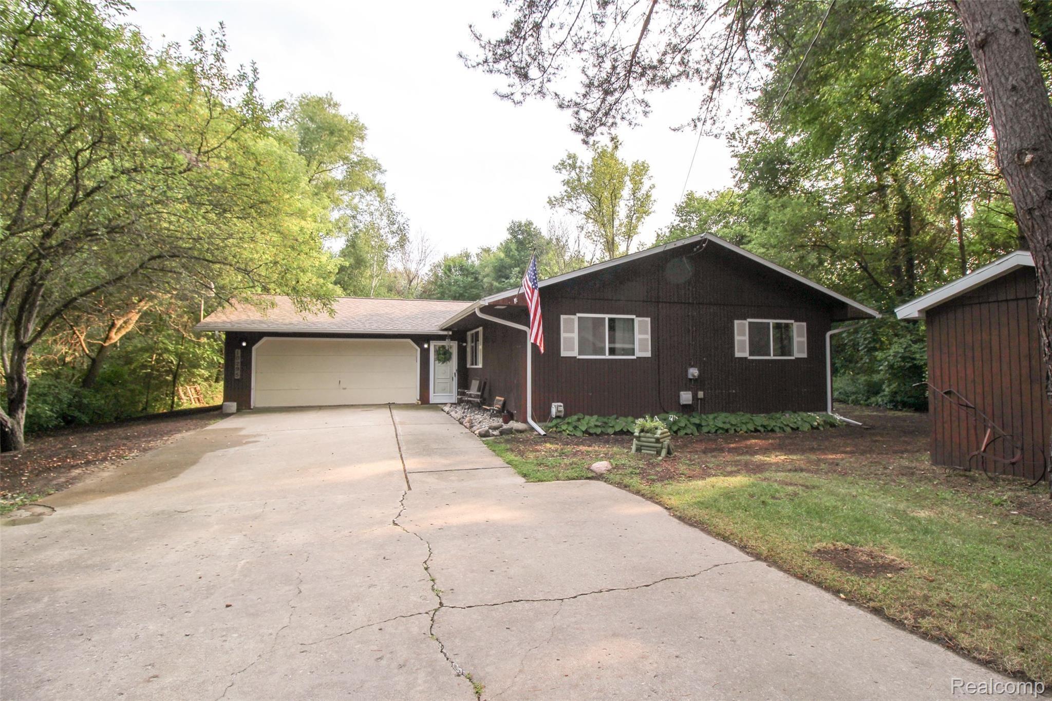 10295 Wilson Road Montrose, MI 48457 - Photo 1 of 32 01.JPG