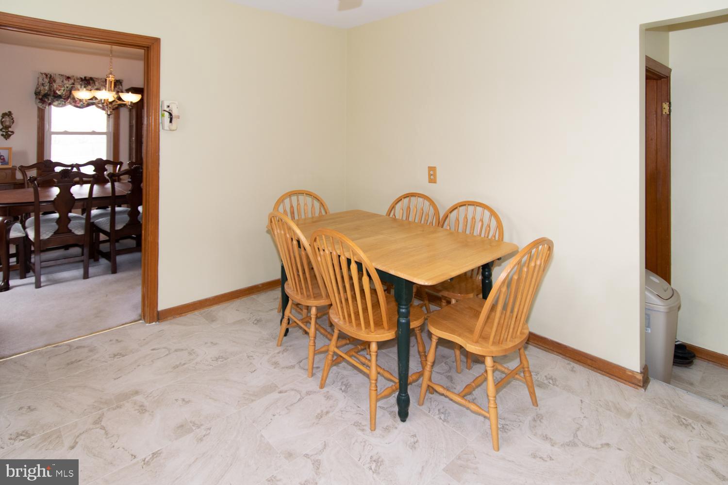 19321 Frederick Road Germantown, MD 20876 - Photo 16 of 25 Eat-in Kitchen