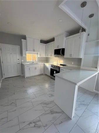 $1,350 | 2109 Elsham Avenue, Unit 4, Edinburg, TX 78539