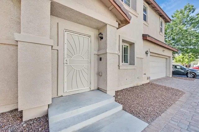 $1,800 | 1231 Appaloosa Hills Avenue, North Las Vegas, NV 89081
