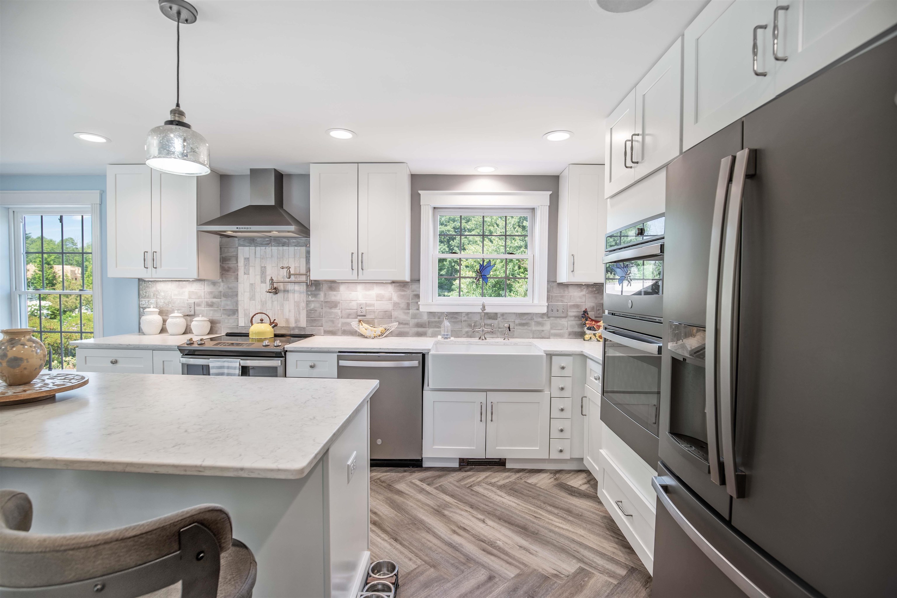 177 Sandown Road Chester, NH 03036 - Photo 3 of 40