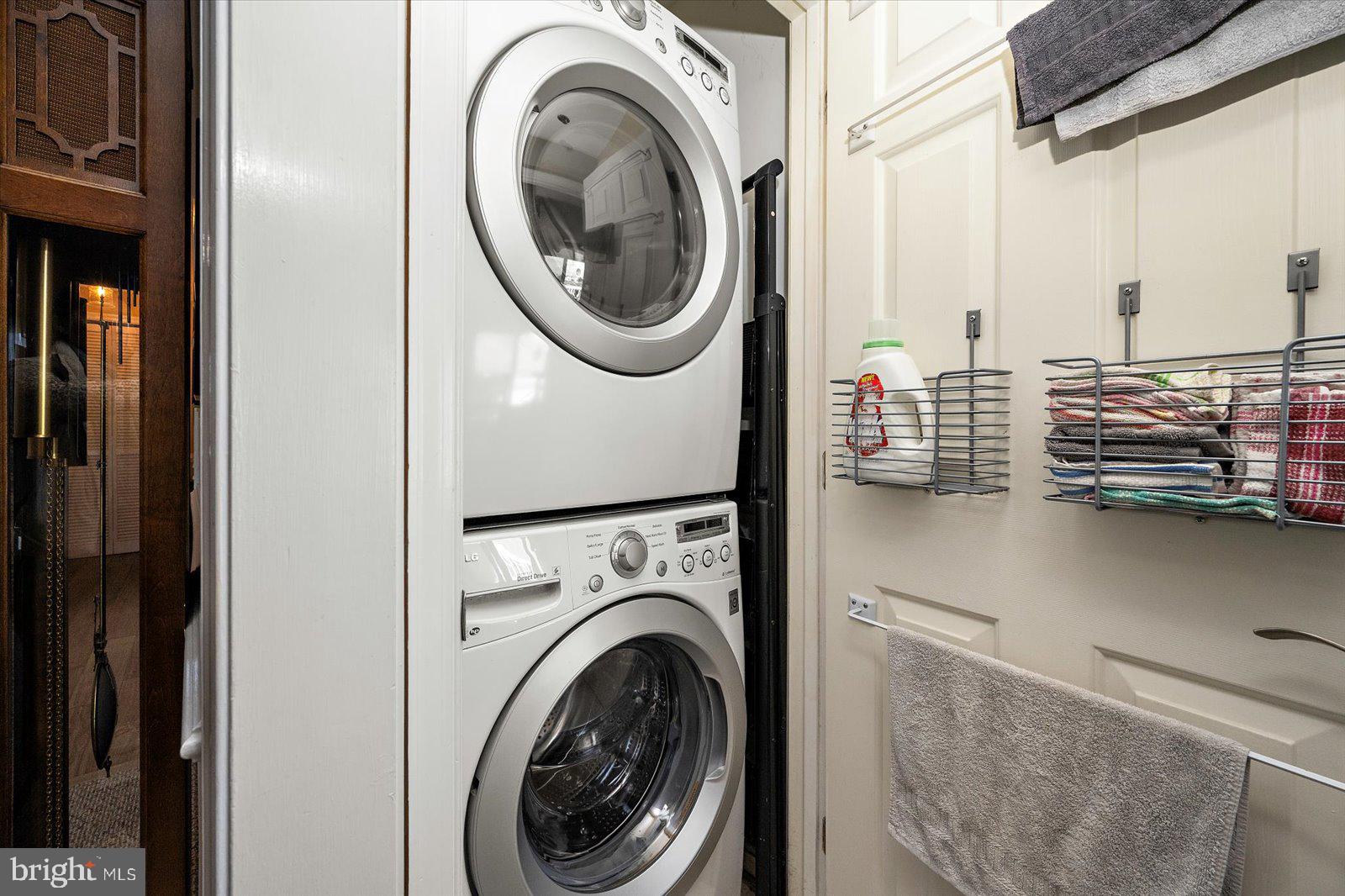 201 South Heron Drive, Unit 2D Ocean City, MD 21842 - Photo 25 of 61 a utility room with dryer and washer