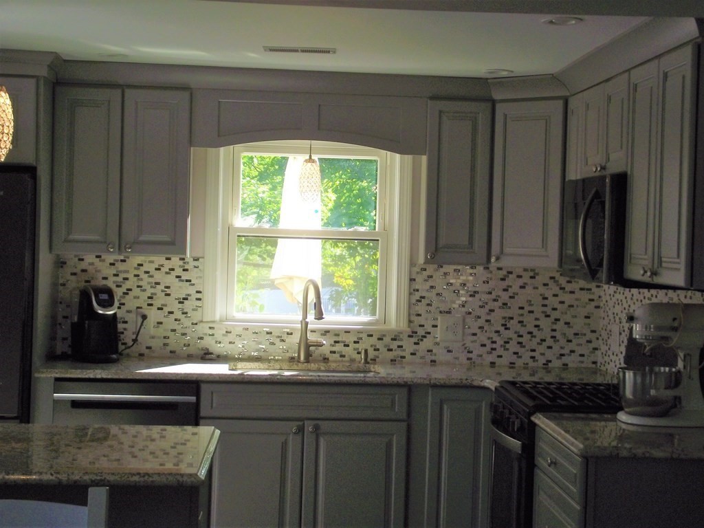 69 Suwanee Road Weymouth, MA 02189 - Photo 8 of 17 Gallery Image 8