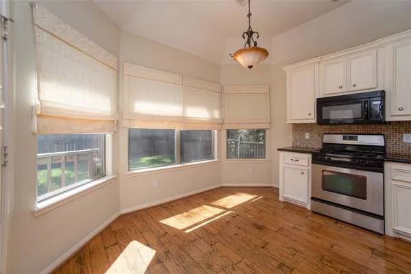 $2,150 | 93 Wick Willow Drive, Montgomery, TX 77356