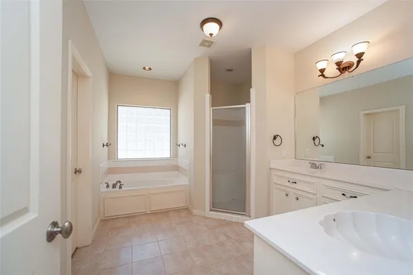 $2,150 | 93 Wick Willow Drive, Montgomery, TX 77356