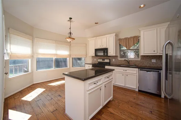 $2,150 | 93 Wick Willow Drive, Montgomery, TX 77356