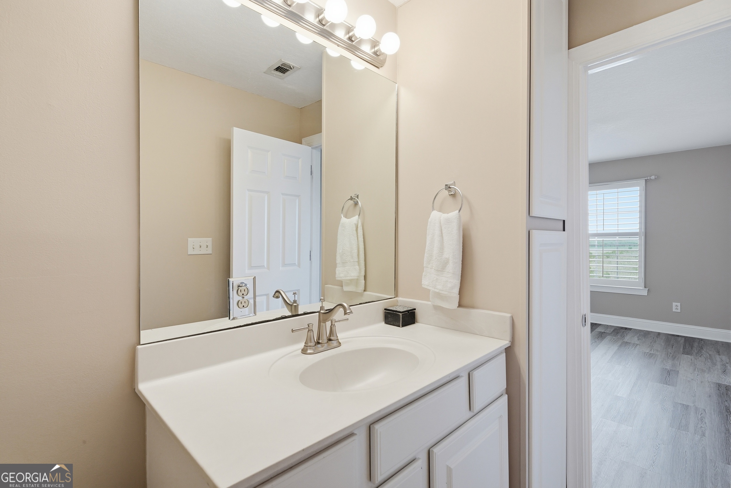 91 Screven Street, Unit B204 Darien, GA 31305 - Photo 15 of 48