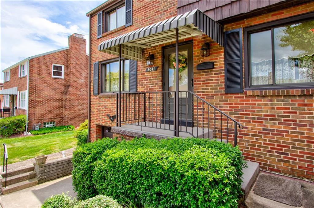 2041 Sunnydale Road Pittsburgh, PA 15243 - Photo 2 of 25 Gallery Image 2