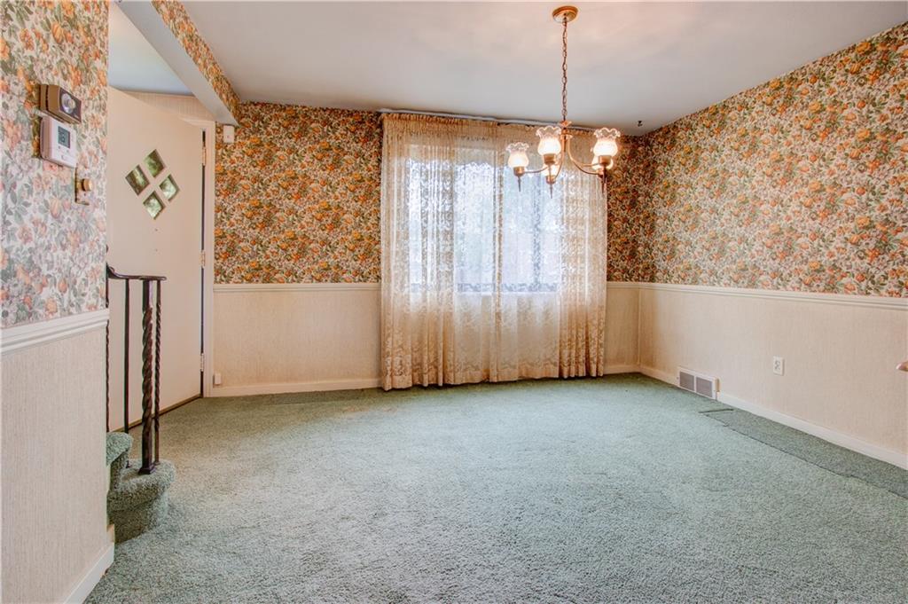 2041 Sunnydale Road Pittsburgh, PA 15243 - Photo 3 of 25 Gallery Image 3
