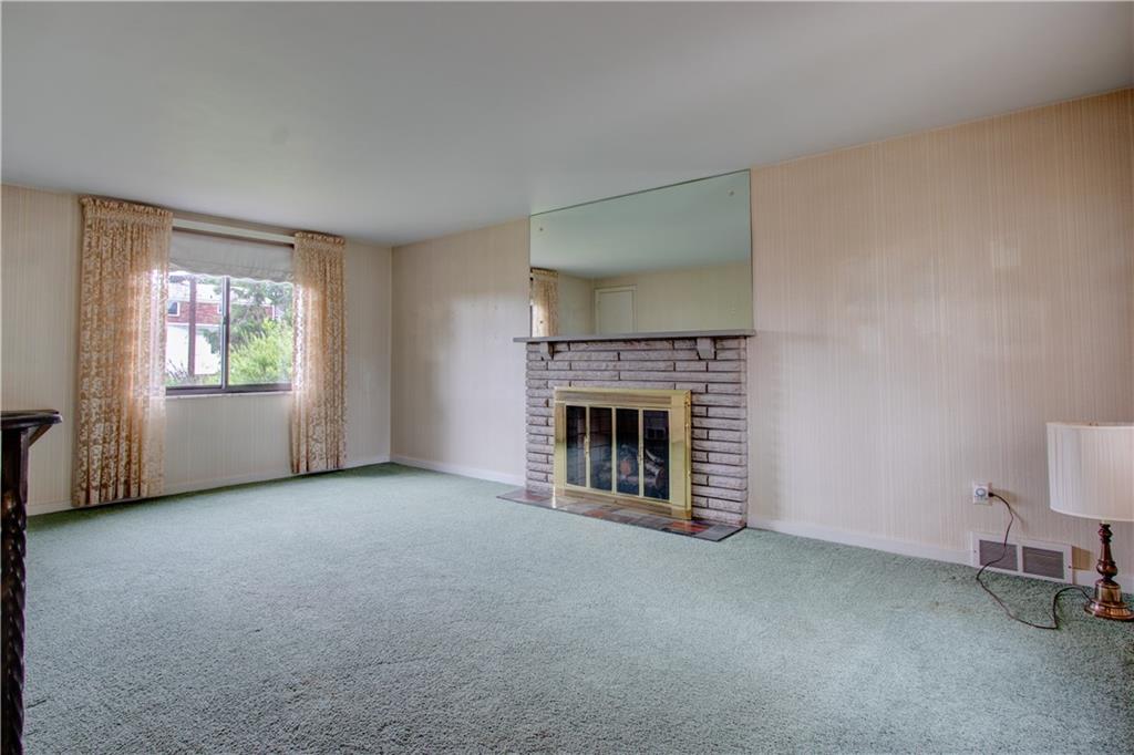 2041 Sunnydale Road Pittsburgh, PA 15243 - Photo 6 of 25 Gallery Image 6