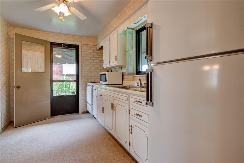 2041 Sunnydale Road Pittsburgh, PA 15243 - Photo 10 of 25 Gallery Image 10