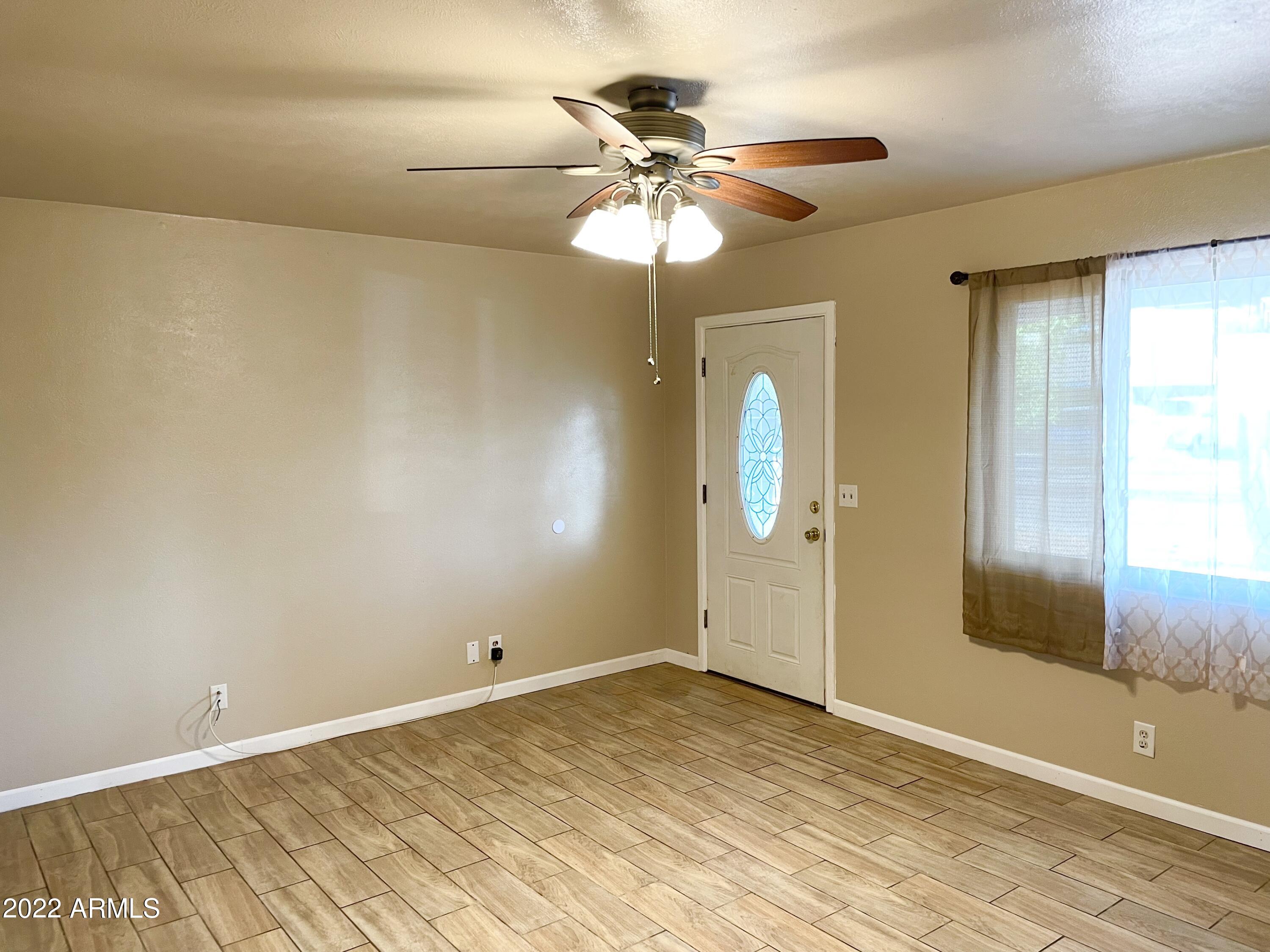 3038 West Bloomfield Road Phoenix, AZ 85029 - Photo 2 of 31 02