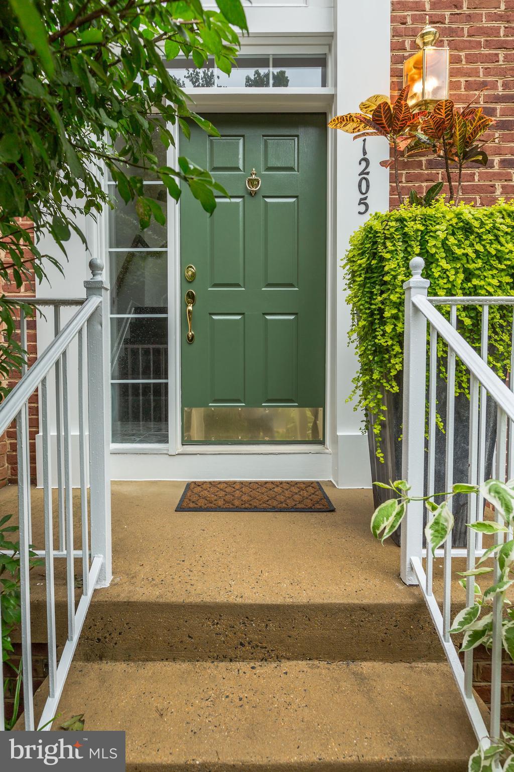 1205 Wild Hawthorn Way Reston, VA 20194 - Photo 4 of 53 Come right in...............it's beautiful inside