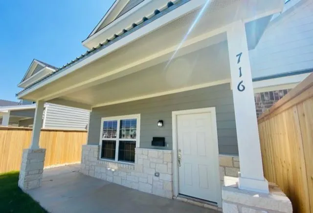 $1,500 | 716 South Main Street, Unit 718, McGregor, TX 76657