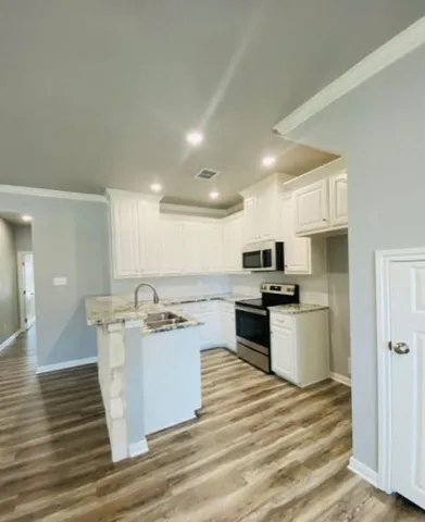 $1,500 | 716 South Main Street, Unit 718, McGregor, TX 76657