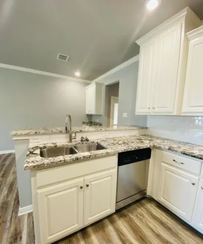 $1,500 | 716 South Main Street, Unit 718, McGregor, TX 76657