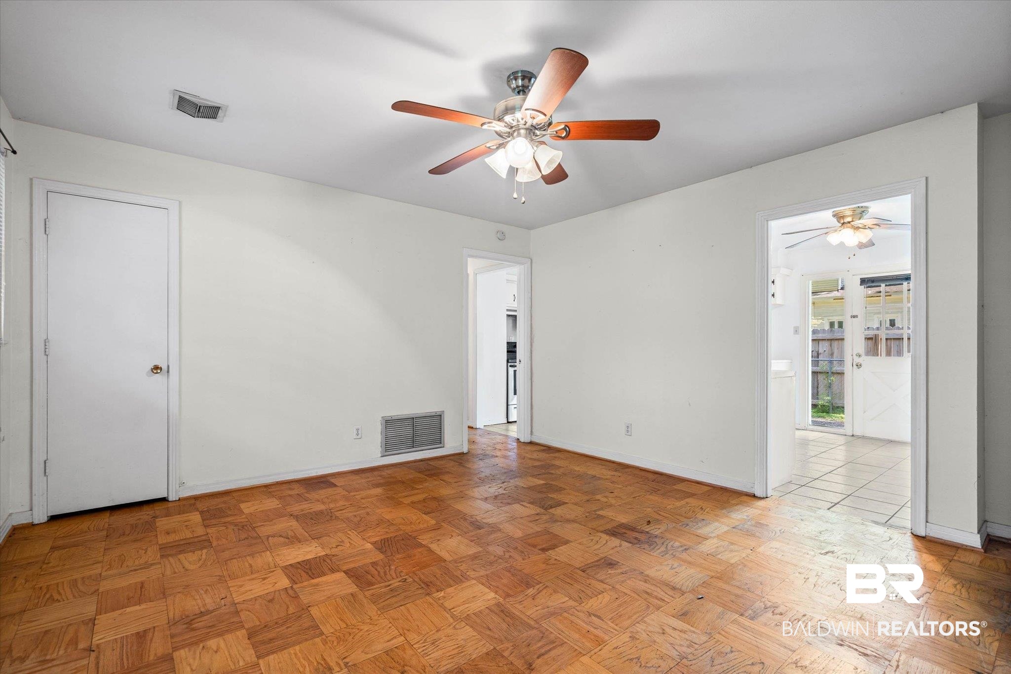 108 Mohawk Street Mobile, AL 36606 - Photo 3 of 23