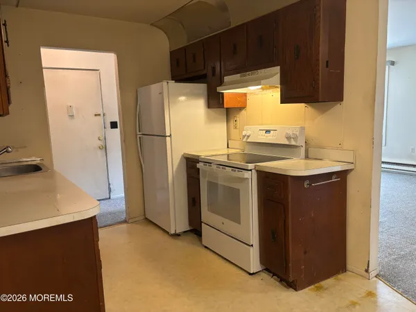 $269,000 | 18 Pine Cluster Circle, Unit D, Manalapan, NJ 07726