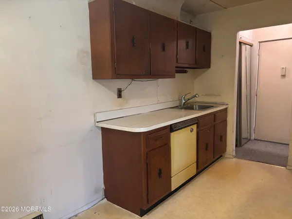 $269,000 | 18 Pine Cluster Circle, Unit D, Manalapan, NJ 07726