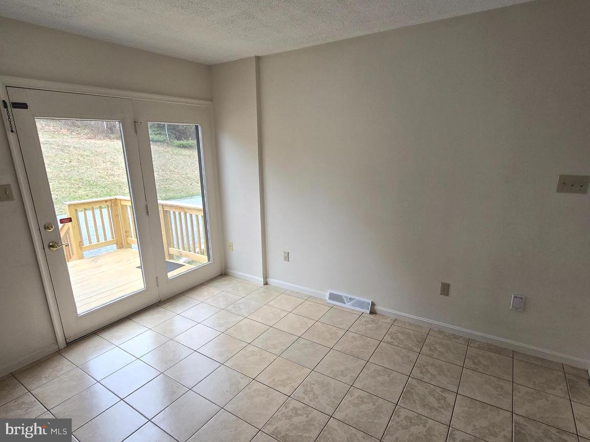 85 Leatherman Drive Falling Waters, WV 25419 - Photo 7 of 24