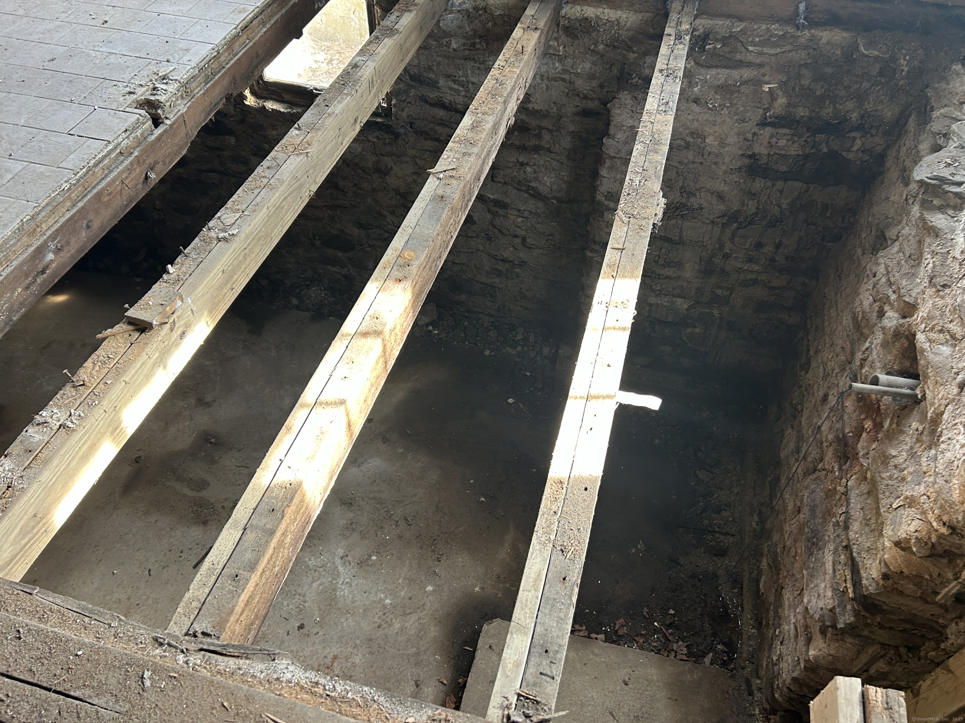 297 Main Street Hampton, CT 06247 - Photo 14 of 16 a view of balcony