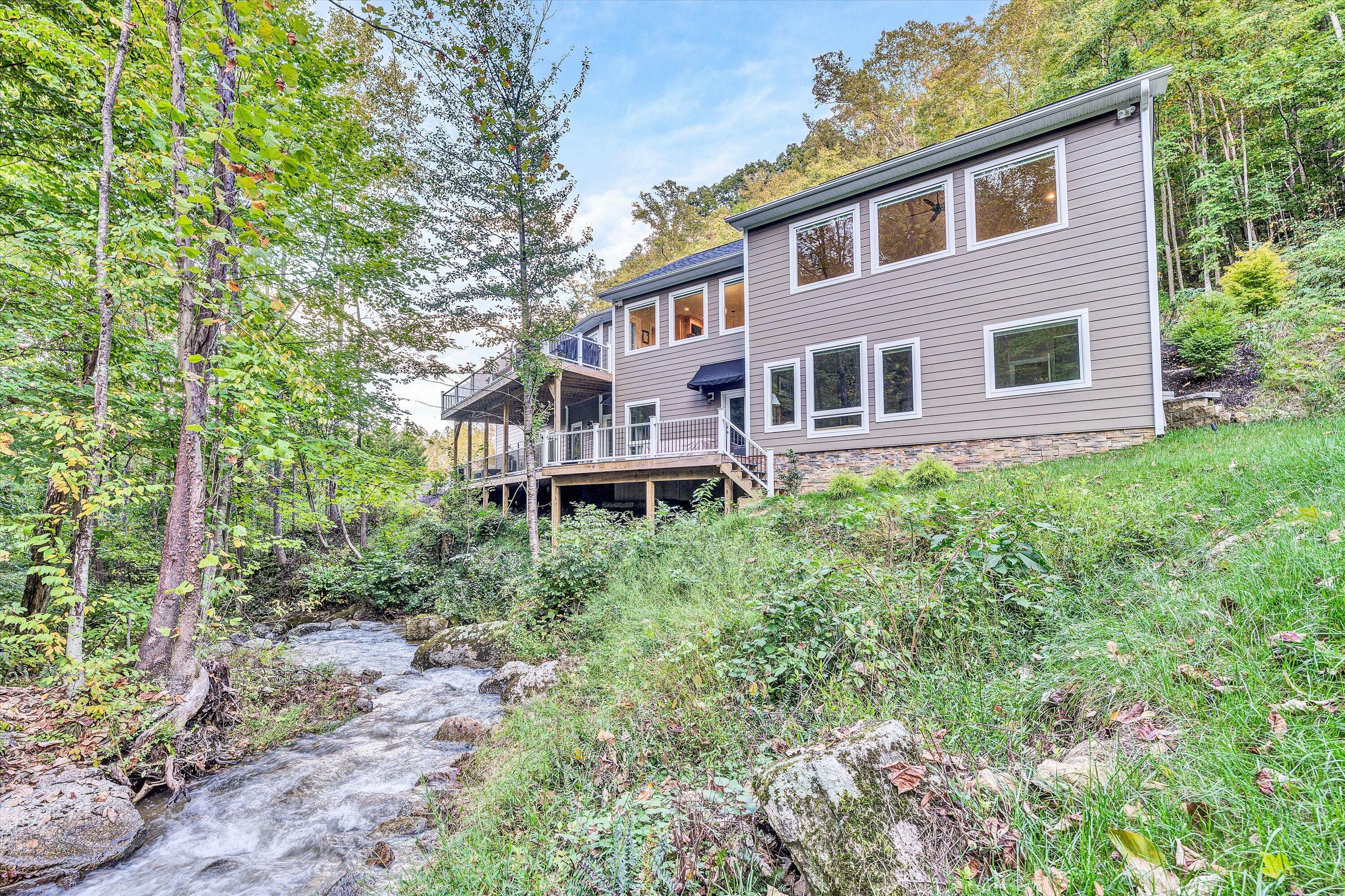 6932 Poage Valley Rd Extension Roanoke, VA 24018 - Photo 1 of 66 04-100220240160